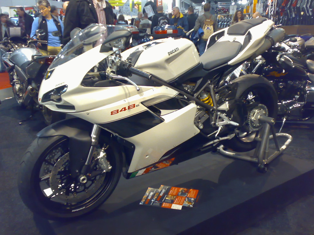 White Ducati 848.jpg