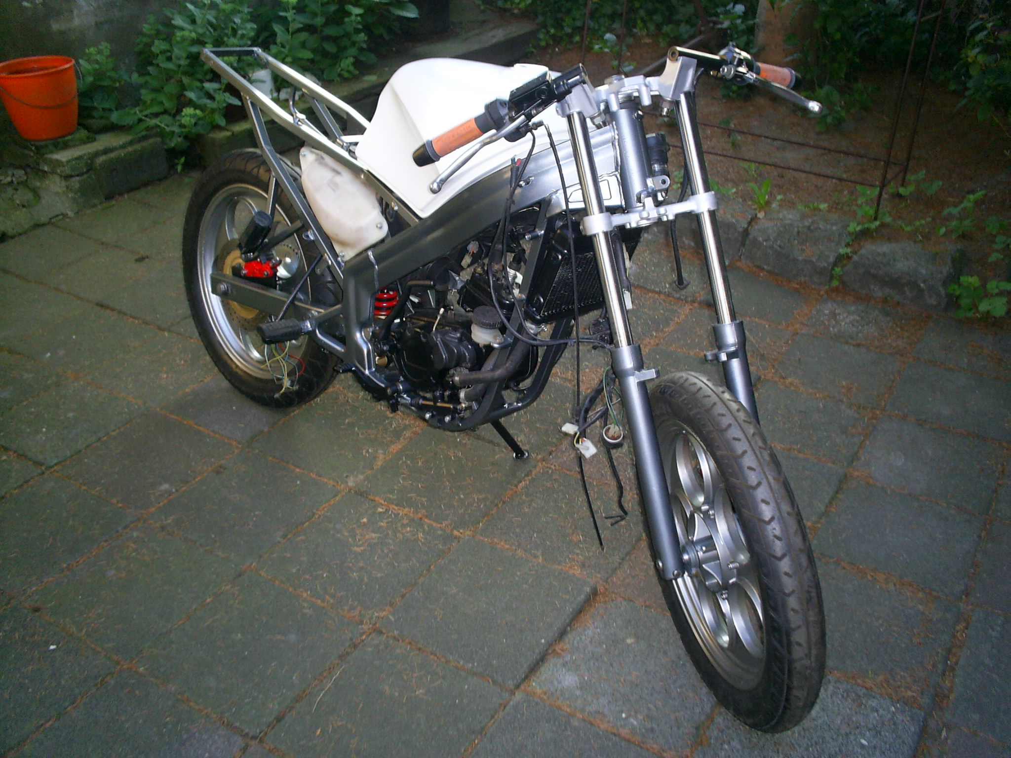 j 028.jpg