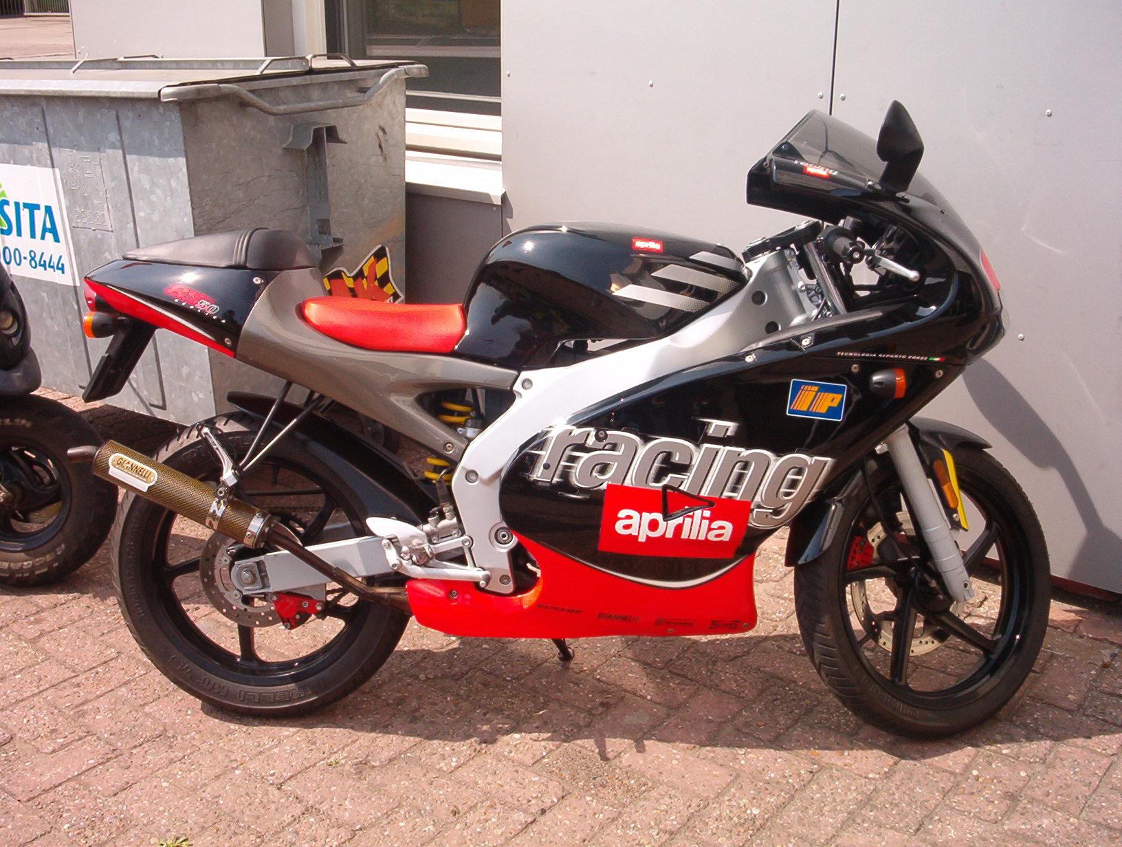 Aprilia RS 50 replica Harada 98.JPG