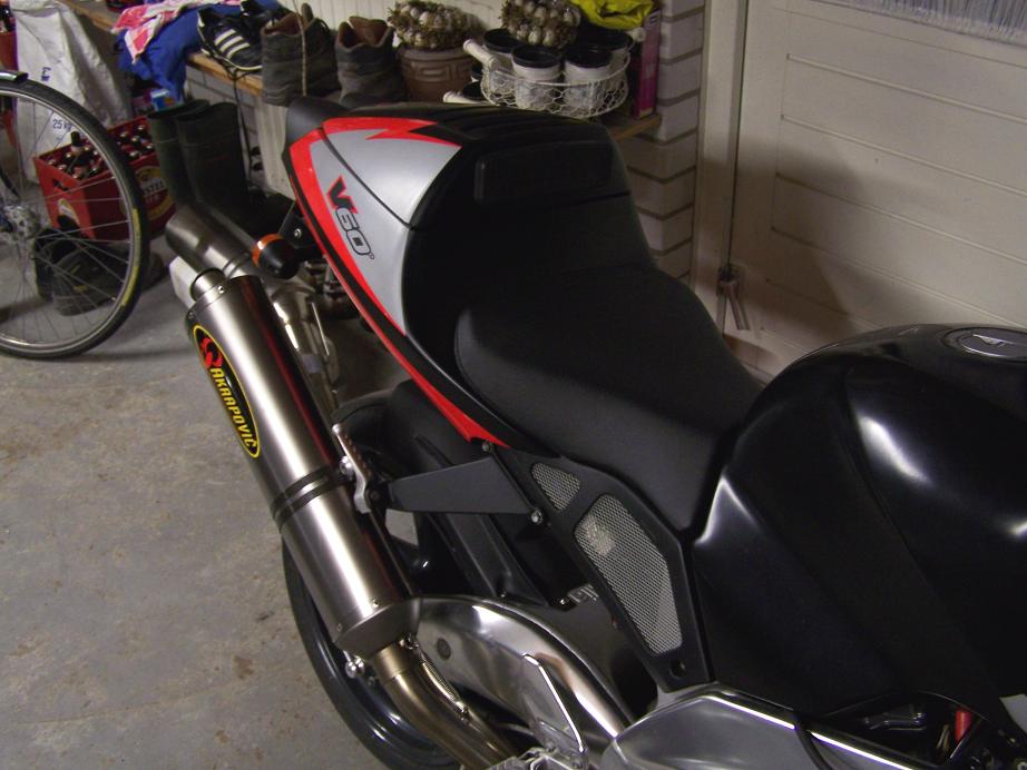 akrapovic1.jpg