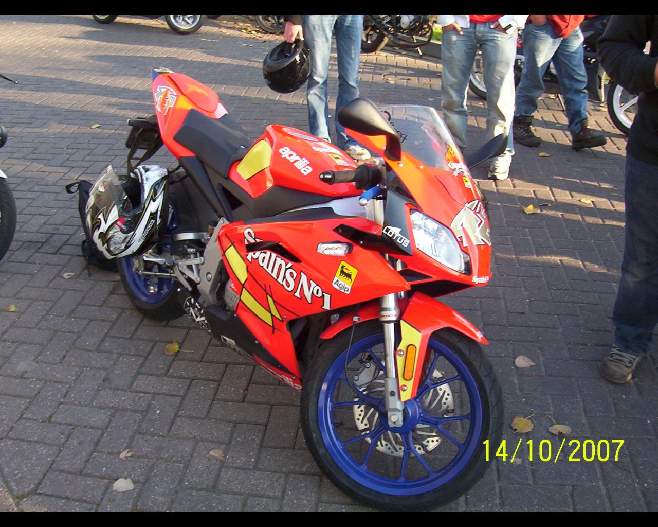 Aprilia RS @ Lorenzo 666.JPG