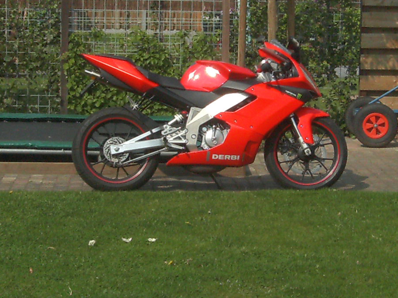 derbi gpr 50 racing.jpg