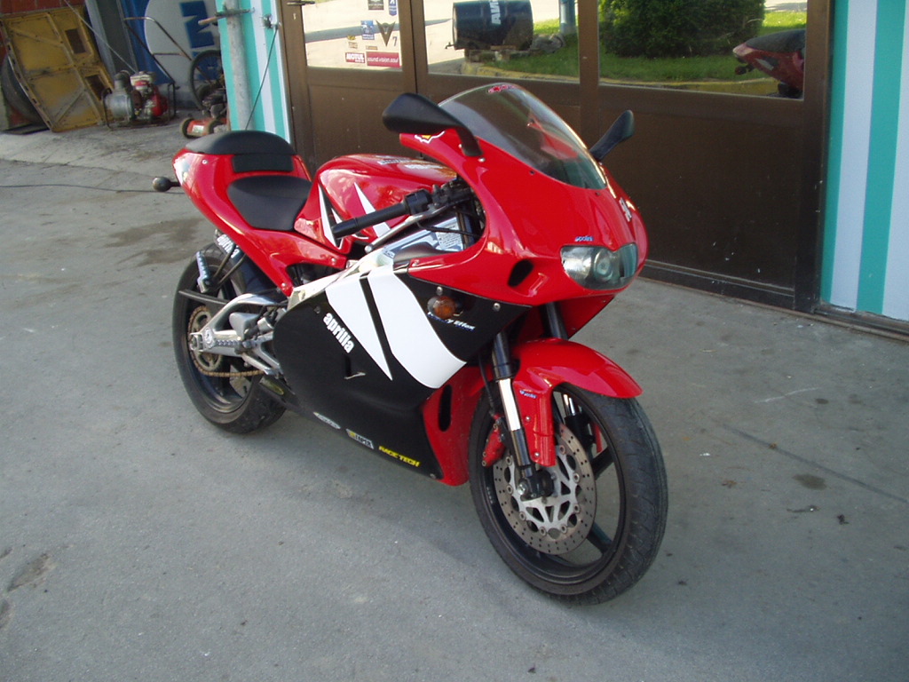 aprilia-rs50-05-bikepics-270989.jpg