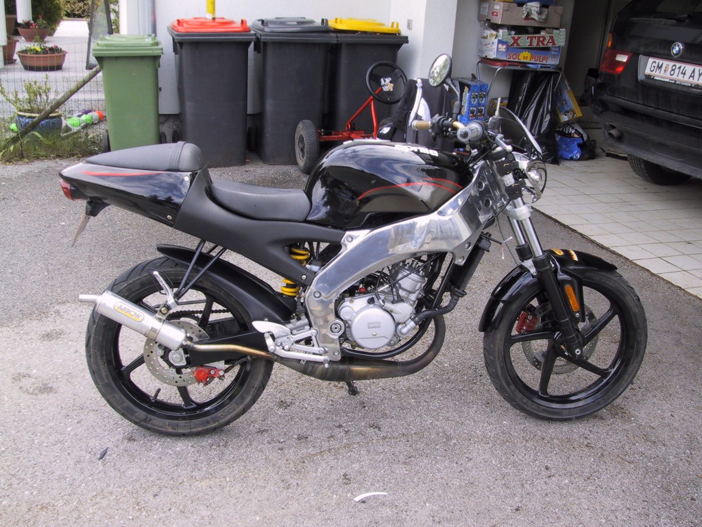 aprilia-rs50-05-bikepics-350974.jpg