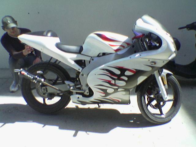 aprilia-rs500-02-bikepics-130902.jpg