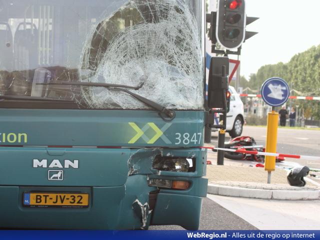 scooterrijder-zwaargewond-na-botsing-met-bus-amstelveen-2.jpg