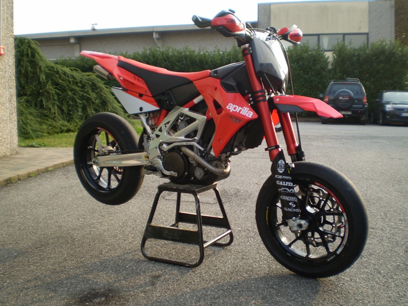 aprilia_mxv_supermoto.jpg