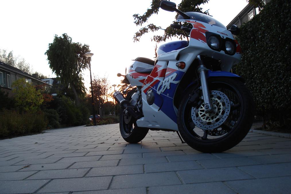 cbr400RR.jpg