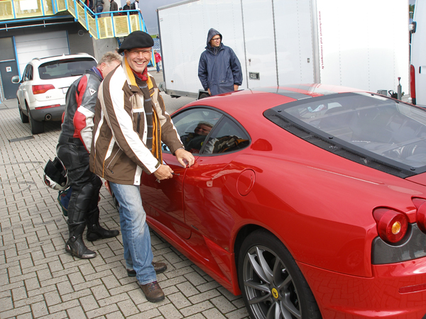 's nieuwe (beschijden) auto.jpg