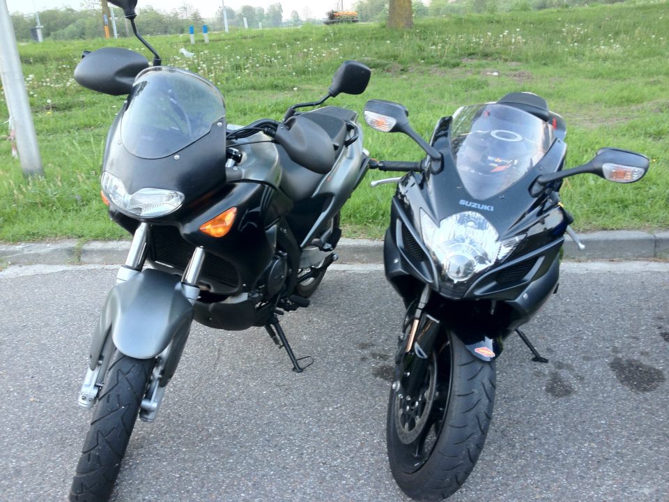 Appie vs GSXR.jpg