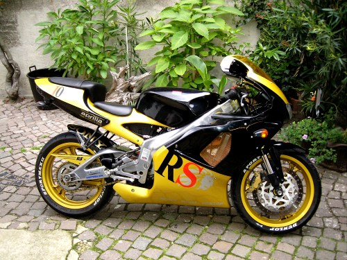 aprilia 1.jpg