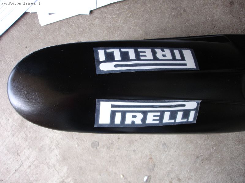 Pirelli stickers 001.jpg