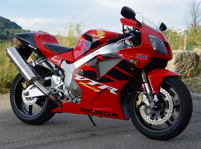 VTR1000_SP_1rot_Racing[1].jpg